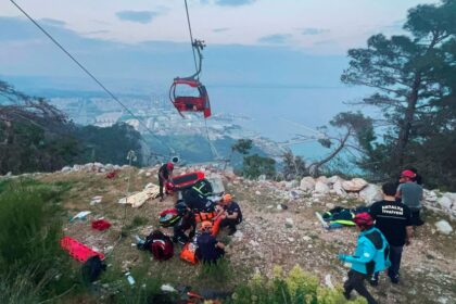 Novi jezivi snimak: Pogledajte trenutak kada je pukla žičara sa turistima u Rusiji VIDEO