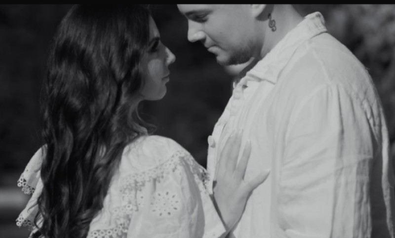 Ljepotica iz Banjaluke obradovala fanove: Zorana “glavna uloga” u spotu – otkrila i jednu lijepu vijest VIDEO/FOTO