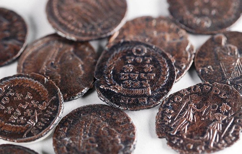 Otkriće u Izraelu: Pronađena 22 bronzana novčića stara 1.600 godina
