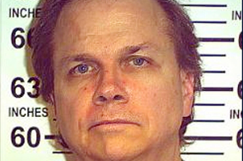 Ništa od izlaska na slobodu: Ubica Džona Lenona ostaje iza rešetaka