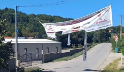 Danima na stubovima: Cerada u Motikama prijeti vozačima