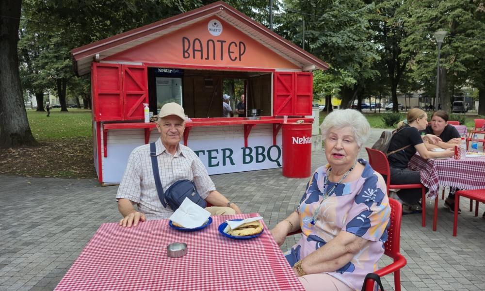 I ćevapi su tajna dobrog braka: Ovako to na Festu rade Peulići FOTO/VIDEO