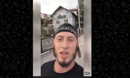 Uznemirujući snimak! Muškarac u Bihaću prijetio zbog pjesme “Veseli se srpski rode” VIDEO