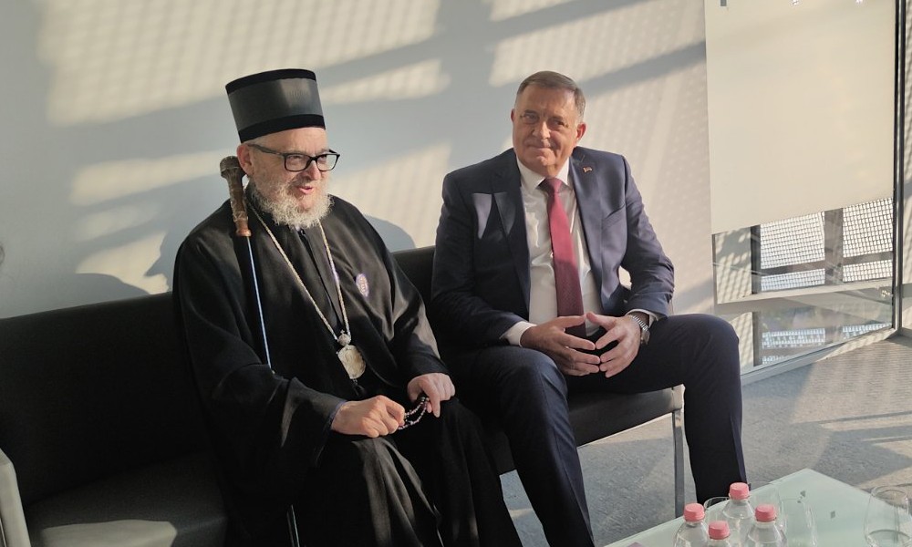 Poslao poruku iz Mađarske: Dodik se sastao sa mitropolitom budimskim Lukijanom