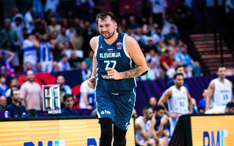 Dončić objasnio zašto nije slušao himnu Slovenije: “Nisam mogao da izdržim do poluvremena”