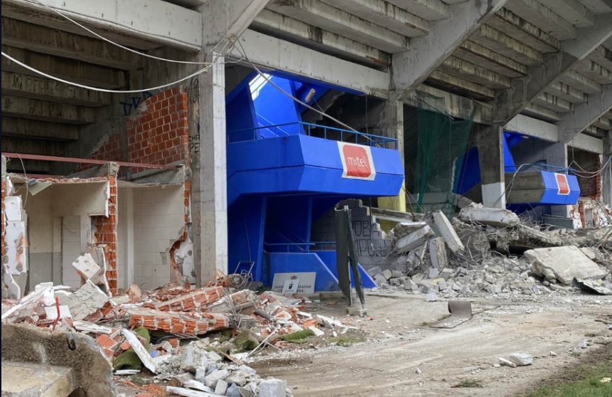 Mašine kod Gradskog stadiona: Počeli predradovi za rekonstrukciju istočne tribine VIDEO