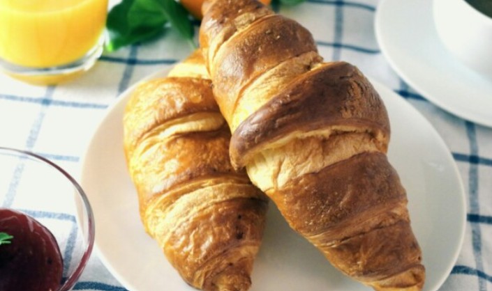 Spoj tradicije i brzine: Slatke rolnice od lisnatog tijesta