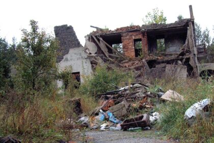 Sela sravnjena sa zemljom: Služen parastos Srbima ubijenim u akciji “Medački džep”