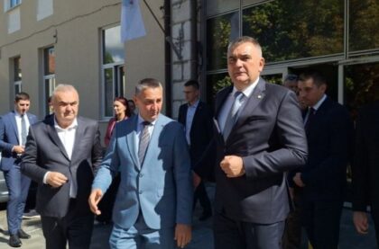 Minić i ministri u posjeti Ljubinju: Hotel će biti predat opštini u svrhu turizma
