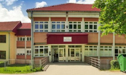 Bio je treći razred: Škola u Bosanskom Petrovcu se oprašta od nastradalog učenika