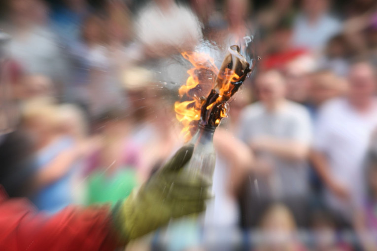 Pronađen molotovljev koktel: Muškarac uhapšen ispred Ambasade Izraela