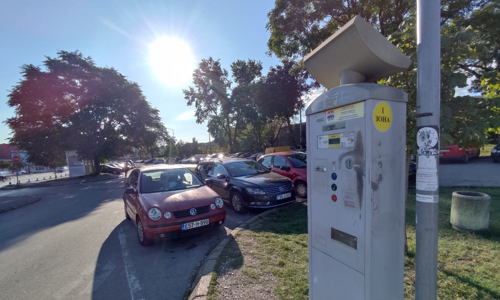 Banjalučani plaćaju, Grad “lovi u mutnom”: Ima li pravog rješenja za parking