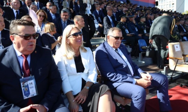 Poruke rukovodstva Srpske sa vojne parade u Beogradu: Snažna vojska znači sigurnost Srbije FOTO