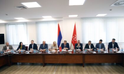 Evo ko je sve prisutan: Počela sjednica Izvršnog komiteta SNSD-a