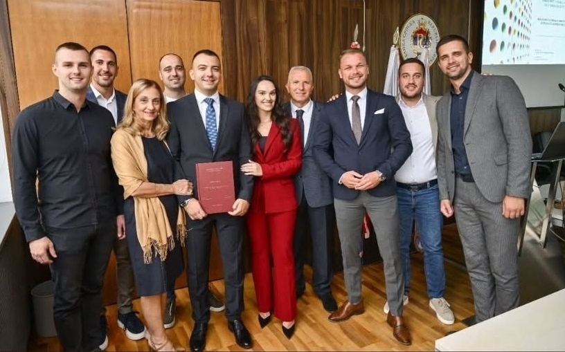 Nazdravili u PDP-u: Savanović konačno diplomirao, čeka se Stanivuković FOTO