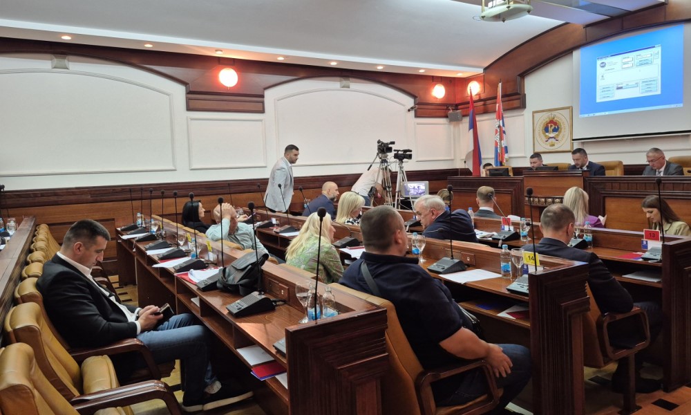 Nakon pauze, nova pauza: Gdje su zapisnici i uzorci za novu banjalučku rasvjetu?