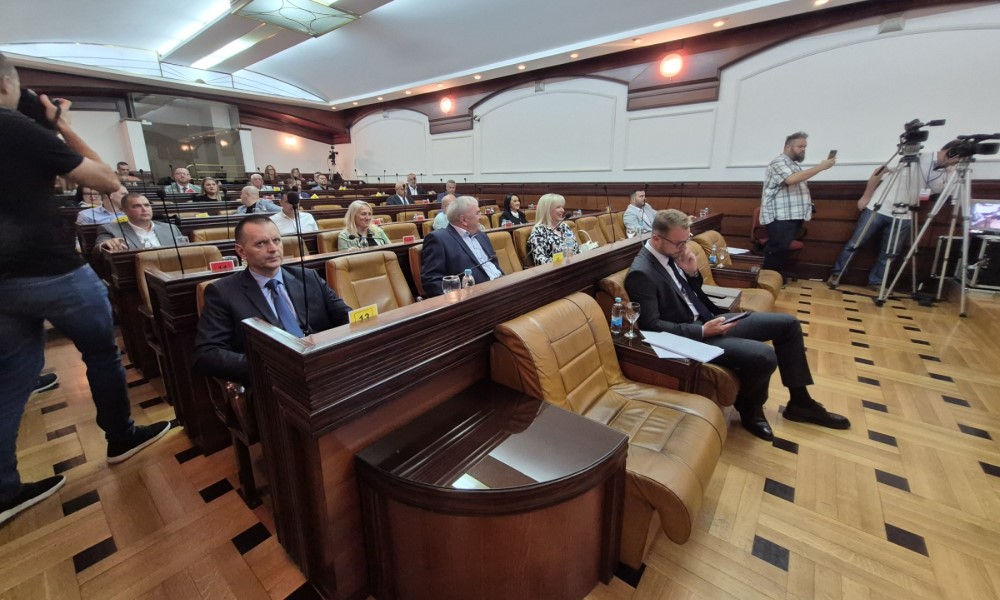 Raspravljaće se samo o jednoj stvari: Banjalučki odbornici i danas u klupama FOTO