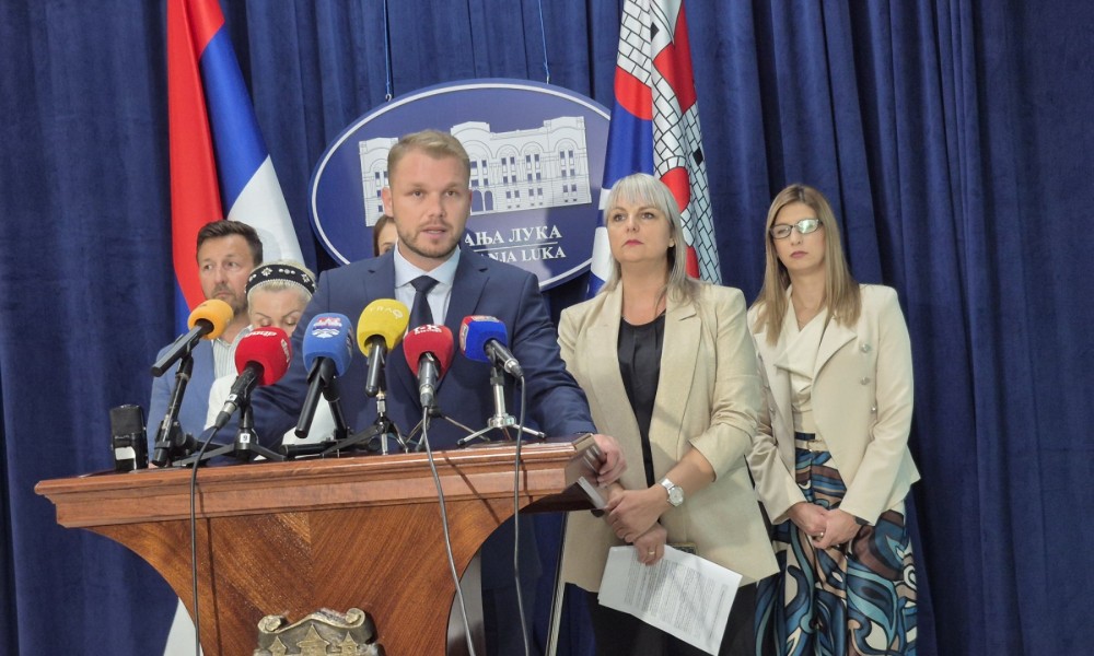 “Popljuvao” Đajića, čestitao Taliću! Stanivuković: Alal vjera, majstore, i tebi i Dodiku što te birao