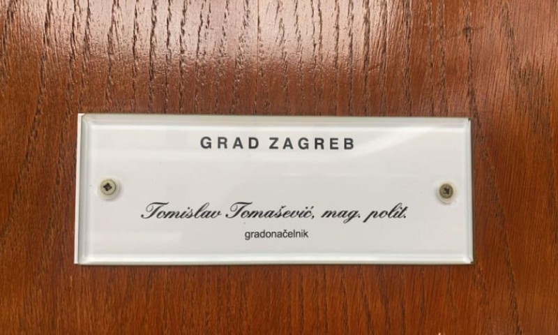 Policija vrši uviđaj: Dojava o bombi u kabinetu gradonačelnika Zagreba