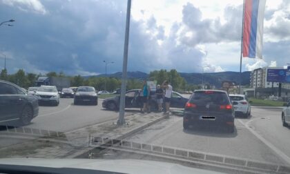 Vozači slabo znaju pravila: Sudar u kružnom toku kod “Delte”
