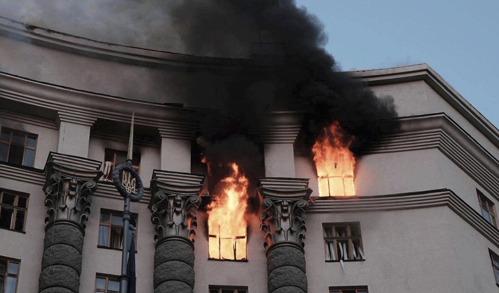 Oglasio se Zelenski: Objavljene fotografije štete na vladinoj zgradi