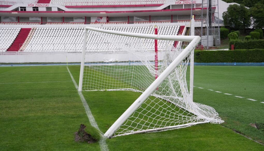 Oglasili se iz kluba: Stadion Zrinjskog na udaru oluje FOTO