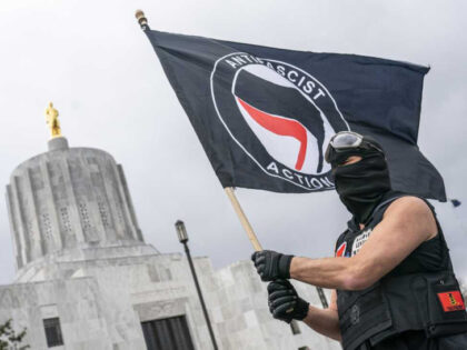 Tramp potpisao: Antifa proglašena terorističkom organizacijom