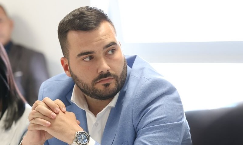 O tramvaju, umjesto o pravim problemima: Zeljković Stanivukovićeve planove nazvao nerealnim