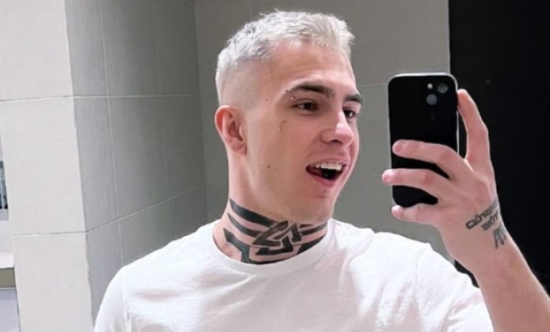 “Volite sebe”: Poznati influenser (19) imao moždani udar, opisao jezive simptome