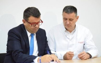 Đajić i Hurtić potpisali ugovor: UKC-u Srpske donirani oprema i uređaji vrijedni 29.000 KM