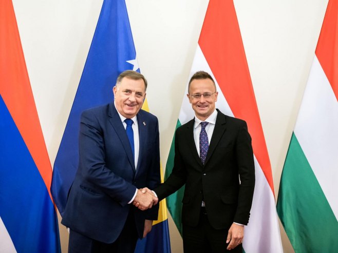 “Srpski dani – mjesec srpske kulture”: Dodik stigao u Budimpeštu, dočekao ga Sijarto