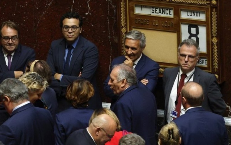 Šta čeka Francusku poslije pada vlade? Tri opcije za Makrona VIDEO