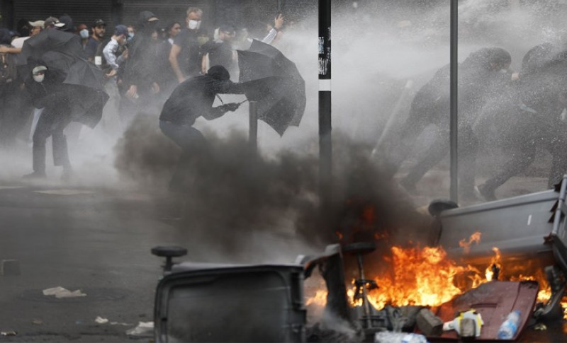 Od jutros uhapšeno 79 ljudi: Sindikalni protest započeo sukobima i sabotažama