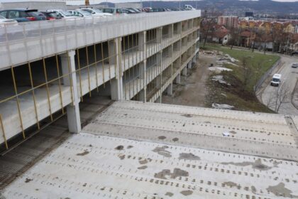 UKC Srpske o garaži: Ide tužba na tužbu