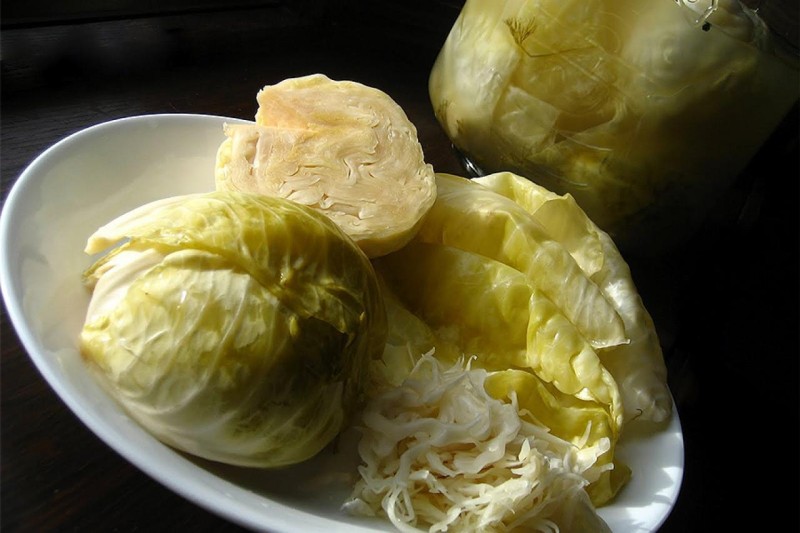 Podijelio provjerene trikove: Iskusni kuvar otkrio kako najbolje ukiseliti kupus