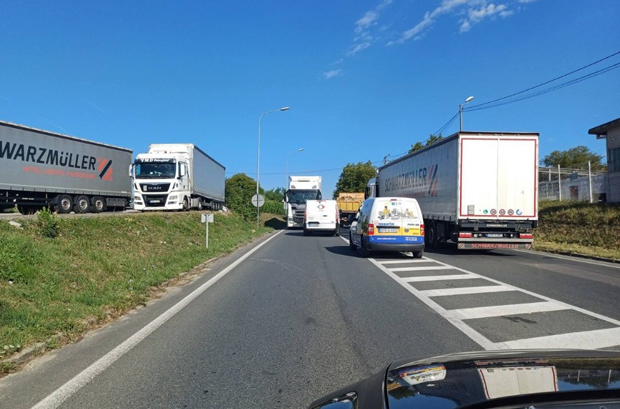 Potpuni kolaps u Banjaluci: Vozačima za par stotina metara treba 40 minuta VIDEO