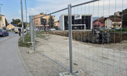 Uzalud se bunili na Laušu: Poznato ko gradi zgradu i benzinsku pumpu FOTO