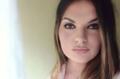 Milicu majka bacila na deponiju: Spasili su me psi, policija zatekla čopor kako me griju