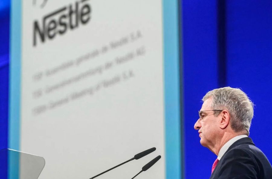 Skandal u poznatoj kompaniji: Otpustili direktora zbog romanse sa podređenom