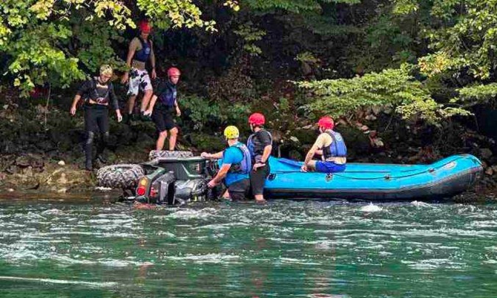 Vozač sletio u kanjon Vrbasa: Spasli ga pripadnici Oružanih snaga BiH