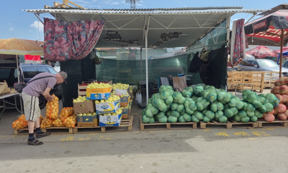 Samo na jednom štandu prodato pola tone crvene roge! Vraćamo li se zimnici i pošto je kupus FOTO