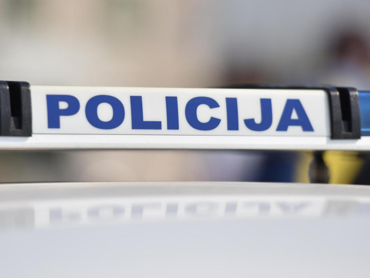 Stravična porodična tragedija! Tinejdžer (16) pucao djedu u glavu, pa pokušao da presudi sebi