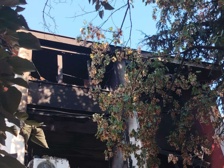 Komšije otkrile detalje strašnog požara: Čovjek umro ispred zgrade, suprugu i sina oživljavali