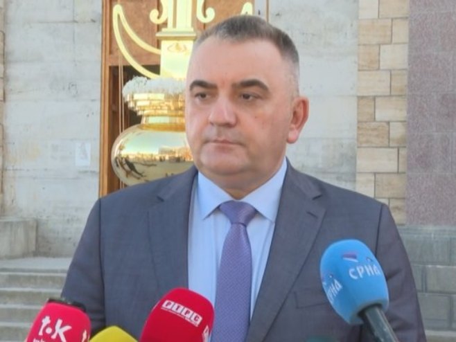 Minić poručio: Srpska trobojka podsjeća na važnost očuvanja identiteta, čuvajmo je ljubomorno