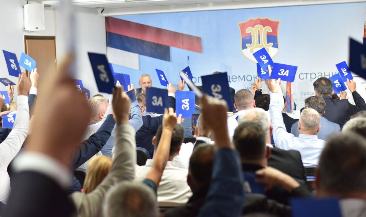 SDS povlači ručnu? Bez kandidata, ali uz ponudu Stanivukoviću