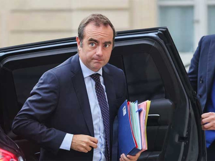 Fijasko u najavi: Lekorni preko noći sastavio vladu, imenovao 18 ministara