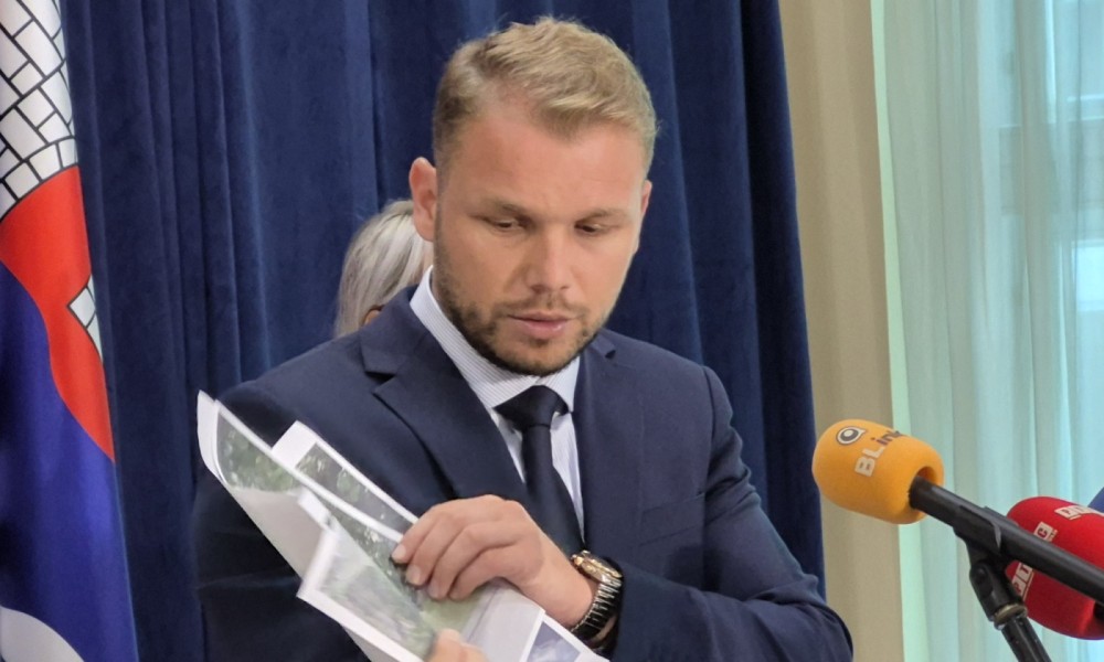 Stajališta k'o govornice u Londonu: Stanivuković obećao nove polaske u gradskom saobraćaju FOTO