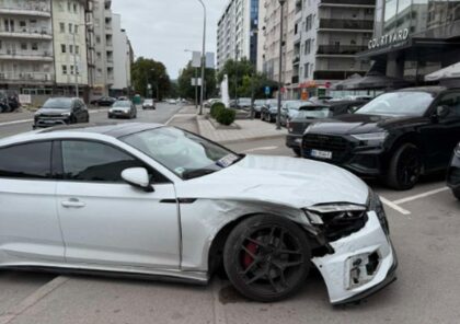 Banjaluka: Pijana djevojka poršeom polupala parkirane automobile