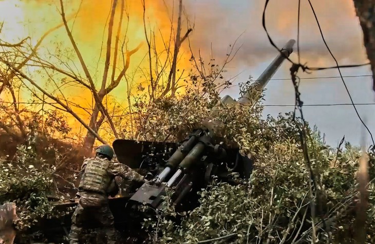 Sikorski tvrdi: Samo jedna zemlja može da Rusiji nametne prekid vatre u Ukrajini