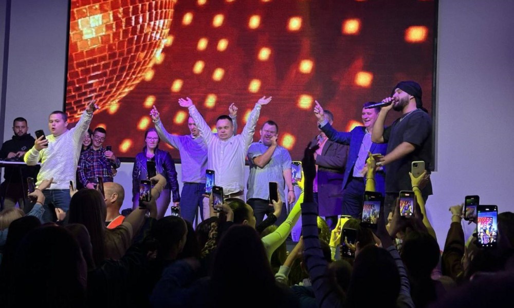 Nući i Tea ipak pjevali: Pogledajte šta se dešavalo u Banjaluci VIDEO